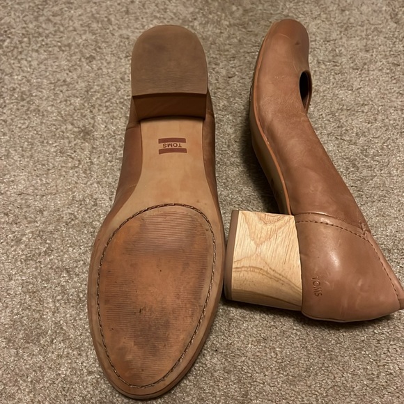 Tom’s Leather Heels - Picture 4 of 5